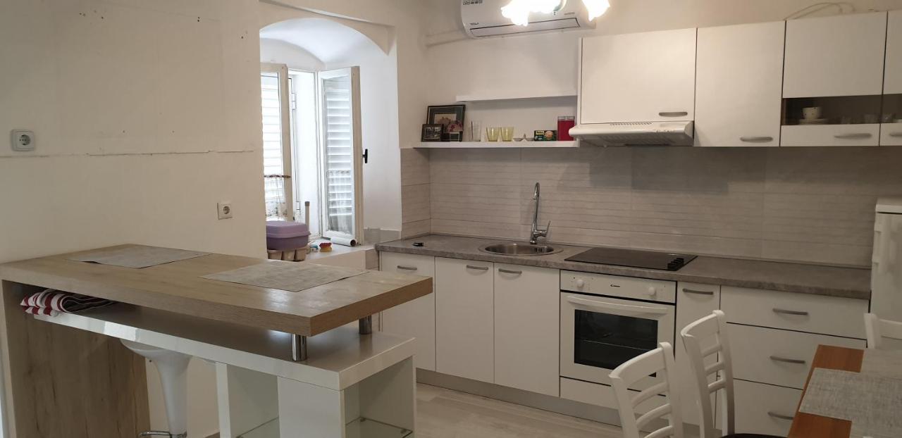 באסקה Ulica Dvori Narca 12 Apartment 4+2 Per. מראה חיצוני תמונה