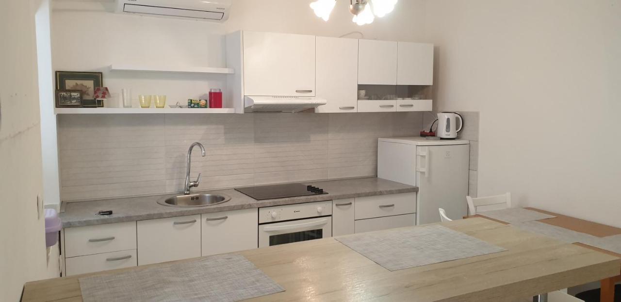 באסקה Ulica Dvori Narca 12 Apartment 4+2 Per. מראה חיצוני תמונה