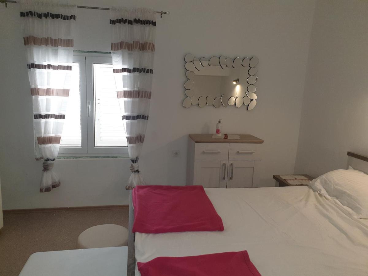 באסקה Ulica Dvori Narca 12 Apartment 4+2 Per. מראה חיצוני תמונה